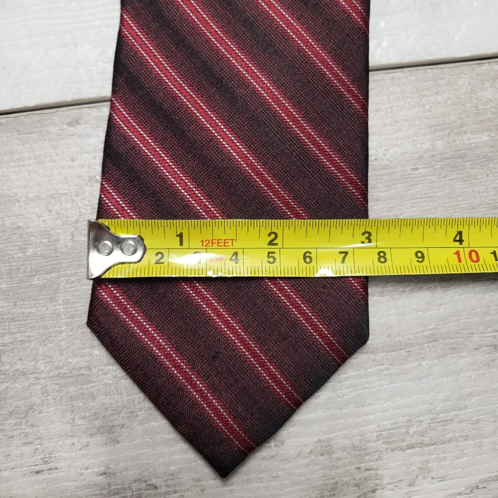 Calvin Klein 100% Silk Mens 57.5x3 Necktie Carbon Stripe II Office